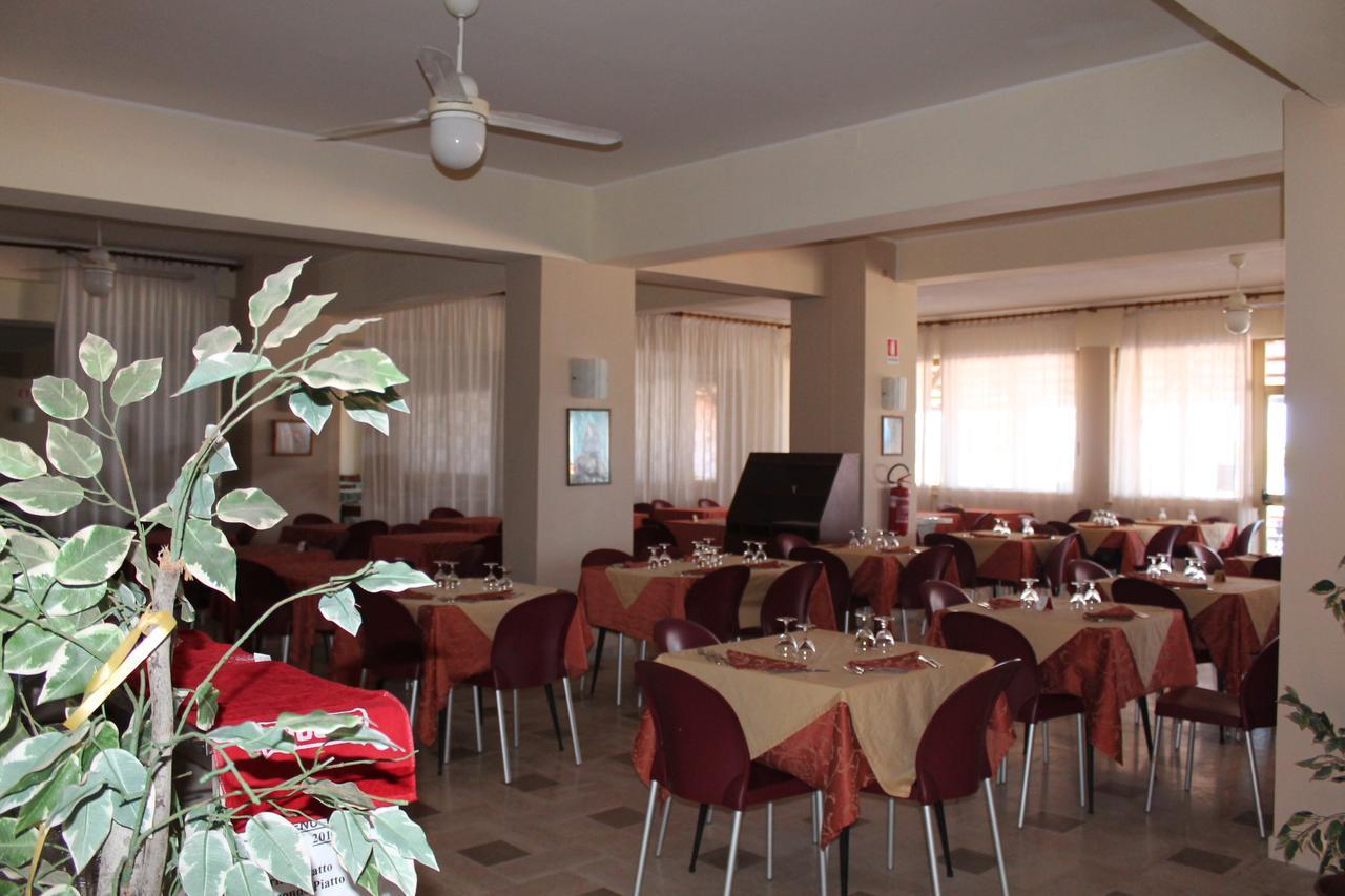 Hotel South Paradise Palmi Buitenkant foto
