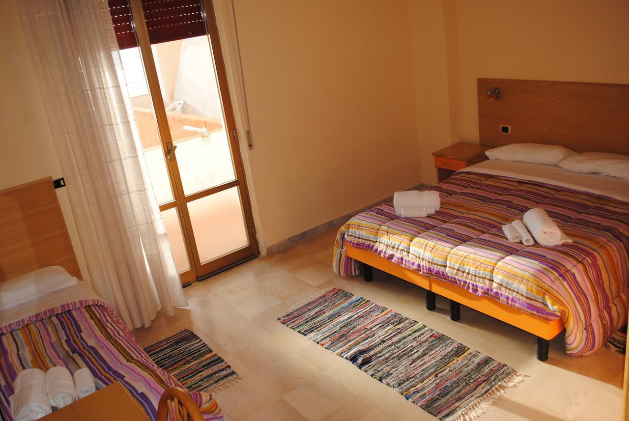 Hotel South Paradise Palmi Buitenkant foto