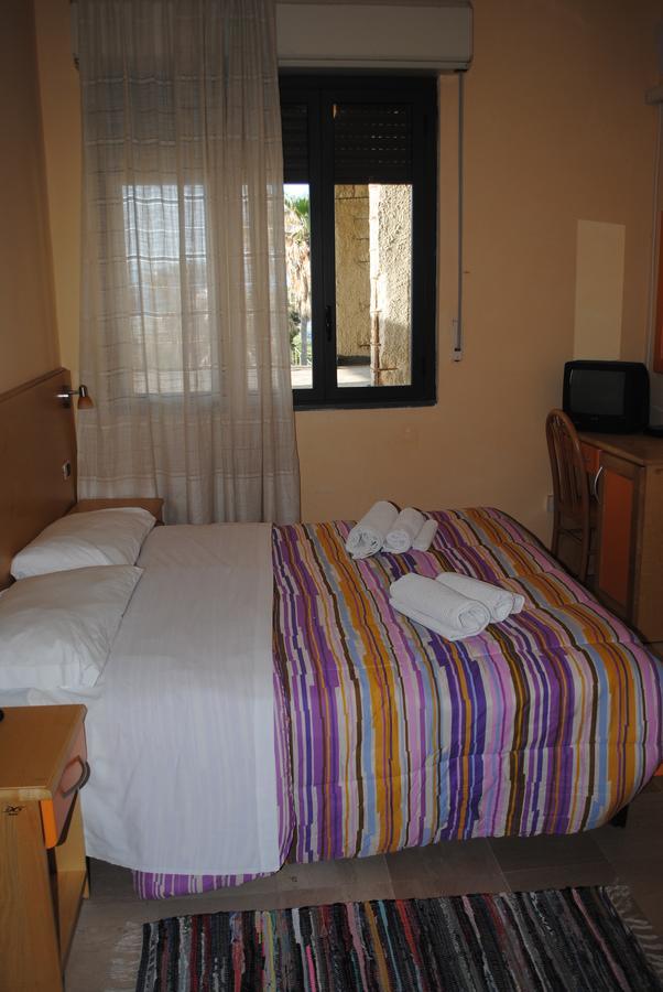 Hotel South Paradise Palmi Buitenkant foto